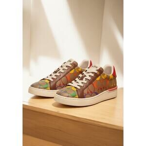 Coach CA449 Clip Low Top Sneaker in Rainbow Signature Canvas – Size 6.5B